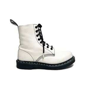 DR. MARTENS | Vintage Y2K women’s white leather 8-eye Pascal combat boots
